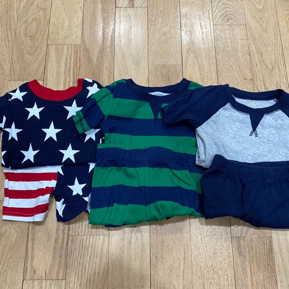 Childrens place  boys set of 3 tops and bottoms sz 4t green and blue stars